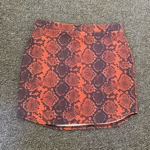 Red snake print missguided skirt